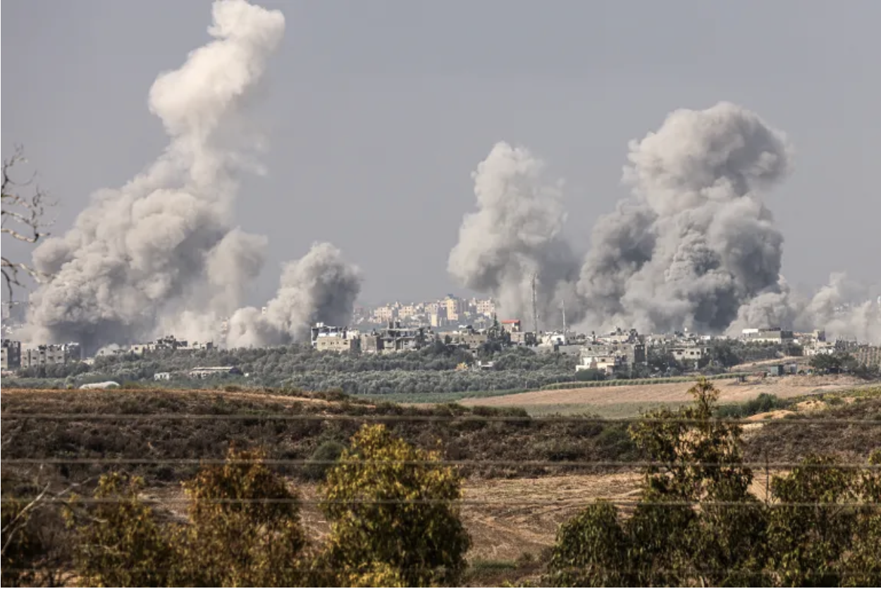 Fuente: Al Jazeera. Foto: Ofensiva aérea en Franja de Gaza.